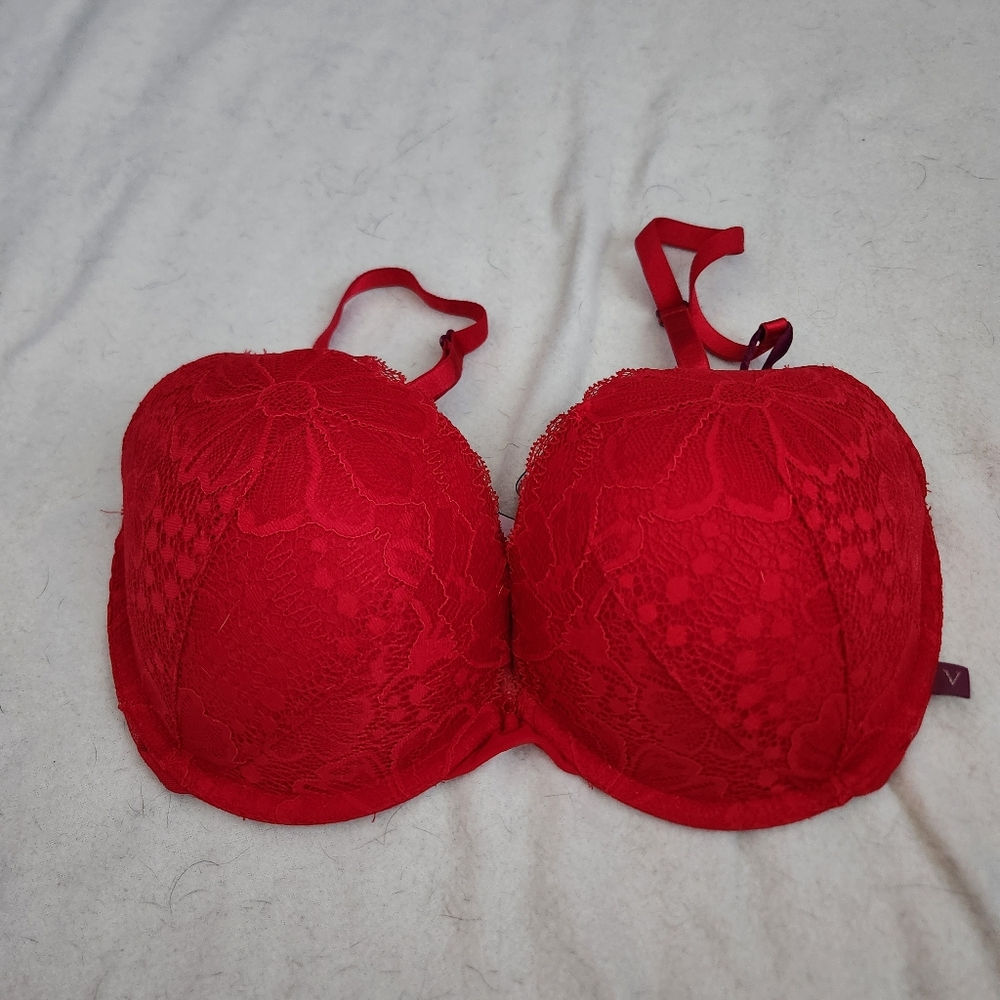 Victoria's Secret Red Lace Push-Up Bra Size 32DDD / 32F